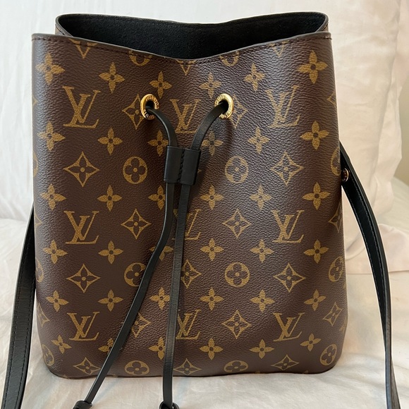 Louis Vuitton Handbags - Neo Noe MM Black Louis Vuitton